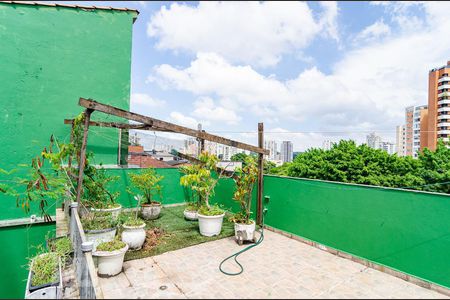 Casa à venda com 280m², 3 quartos e 2 vagas Casa à venda com 280m², 3 quartos e 2 vagasTerraço