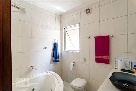 Casa à venda com 280m², 3 quartos e 2 vagas Casa à venda com 280m², 3 quartos e 2 vagasBanheiro da Suíte
