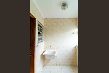 Casa à venda com 280m², 3 quartos e 2 vagas Casa à venda com 280m², 3 quartos e 2 vagasLavanderia
