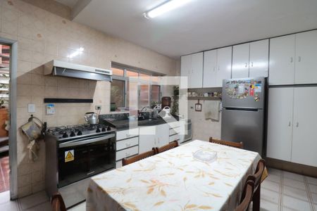Casa à venda com 182m², 3 quartos e 2 vagasCozinha