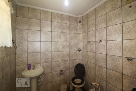 Casa à venda com 254m², 3 quartos e 2 vagasBanheiro serviço