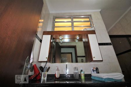 Casa à venda com 254m², 3 quartos e 2 vagasBanheiro social
