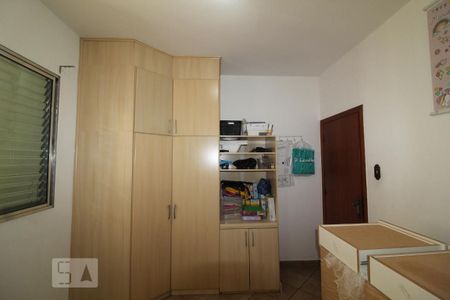 Casa à venda com 254m², 3 quartos e 2 vagasQuarto 3