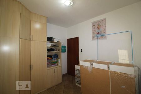 Casa à venda com 254m², 3 quartos e 2 vagasQuarto 3