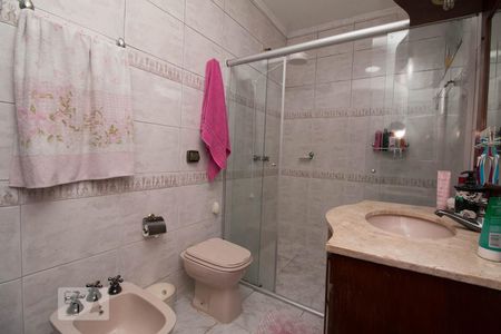 Casa à venda com 290m², 4 quartos e 2 vagas Casa à venda com 290m², 4 quartos e 2 vagasBanheiro