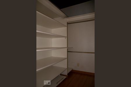Apartamento à venda com 298m², 3 quartos e 2 vagasCloset da suíte master