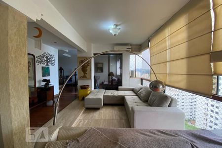 Apartamento à venda com 650m², 3 quartos e 5 vagas Apartamento à venda com 650m², 3 quartos e 5 vagasSala