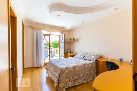 Casa à venda com 700m², 5 quartos e 8 vagas Casa à venda com 700m², 5 quartos e 8 vagasQuarto 3 - Suíte 3