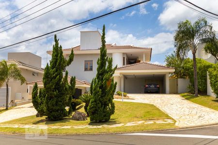 Casa à venda com 700m², 5 quartos e 8 vagas Casa à venda com 700m², 5 quartos e 8 vagasFachada