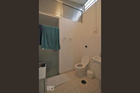 Casa à venda com 250m², 4 quartos e 3 vagasBanheiro da suíte 2