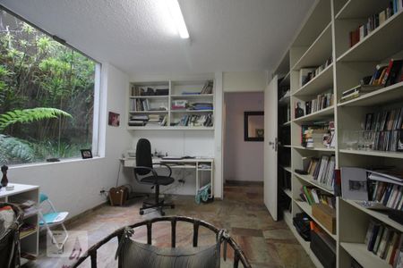 Casa à venda com 250m², 4 quartos e 3 vagasEscritório