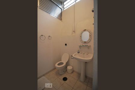 Casa à venda com 250m², 4 quartos e 3 vagasBanheiro da suíte