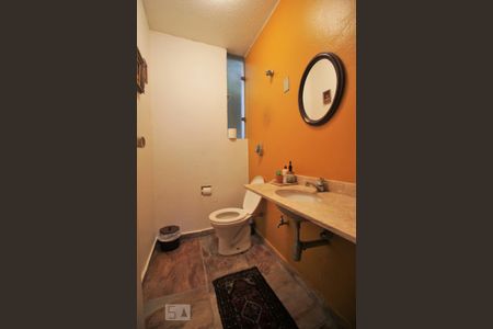 Casa à venda com 250m², 4 quartos e 3 vagasLavabo