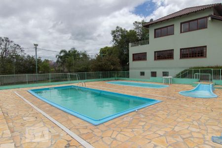 Casa de condomínio à venda com 304m², 4 quartos e 3 vagas Casa de condomínio à venda com 304m², 4 quartos e 3 vagasÁrea comum - Piscina