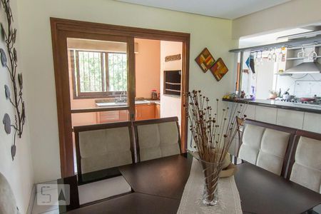 Casa de condomínio à venda com 304m², 4 quartos e 3 vagas