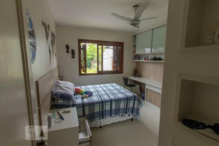 Casa de condomínio à venda com 304m², 4 quartos e 3 vagas Casa de condomínio à venda com 304m², 4 quartos e 3 vagasQuarto 3