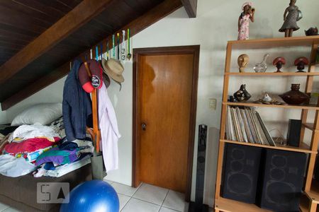 Casa de condomínio à venda com 304m², 4 quartos e 3 vagas Casa de condomínio à venda com 304m², 4 quartos e 3 vagasDepósito