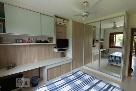 Casa de condomínio à venda com 304m², 4 quartos e 3 vagas Casa de condomínio à venda com 304m², 4 quartos e 3 vagasQuarto 3