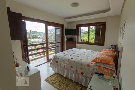 Casa de condomínio à venda com 304m², 4 quartos e 3 vagas Casa de condomínio à venda com 304m², 4 quartos e 3 vagasSuíte