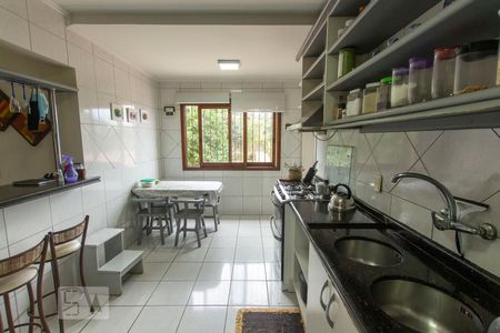 Casa de condomínio à venda com 304m², 4 quartos e 3 vagas Casa de condomínio à venda com 304m², 4 quartos e 3 vagasCozinha