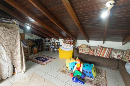 Casa de condomínio à venda com 304m², 4 quartos e 3 vagas Casa de condomínio à venda com 304m², 4 quartos e 3 vagasSótão