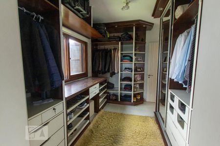 Casa de condomínio à venda com 304m², 4 quartos e 3 vagas Casa de condomínio à venda com 304m², 4 quartos e 3 vagasCloset da suíte