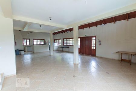 Casa de condomínio à venda com 304m², 4 quartos e 3 vagas Casa de condomínio à venda com 304m², 4 quartos e 3 vagasÁrea comum - Salão de festas