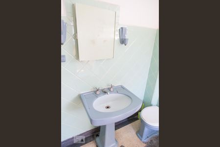 Casa à venda com 110m², 2 quartos e sem vaga Casa à venda com 110m², 2 quartos e sem vagaBanheiro Social