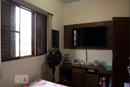 Casa à venda com 200m², 3 quartos e 2 vagasQuarto 2