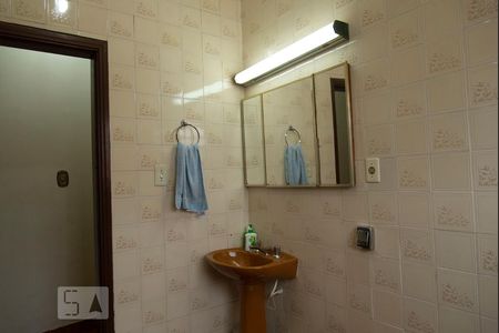 Casa à venda com 200m², 3 quartos e 2 vagasBanheiro