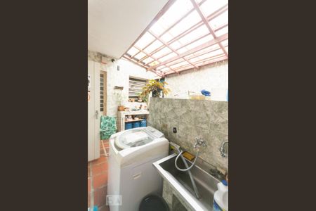 Casa à venda com 291m², 4 quartos e 5 vagas Casa à venda com 291m², 4 quartos e 5 vagasÁrea de Serviço