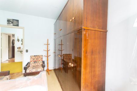 Casa à venda com 291m², 4 quartos e 5 vagas Casa à venda com 291m², 4 quartos e 5 vagasQuarto 3