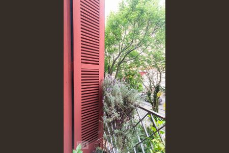 Casa à venda com 291m², 4 quartos e 5 vagas Casa à venda com 291m², 4 quartos e 5 vagasVaranda da suíte