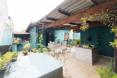 Casa à venda com 291m², 4 quartos e 5 vagas Casa à venda com 291m², 4 quartos e 5 vagasSacada