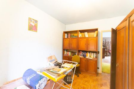 Casa à venda com 291m², 4 quartos e 5 vagas Casa à venda com 291m², 4 quartos e 5 vagasQuarto 2