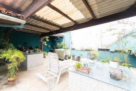 Casa à venda com 291m², 4 quartos e 5 vagas Casa à venda com 291m², 4 quartos e 5 vagasSacada