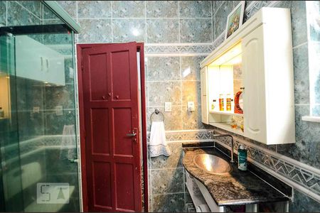 Casa à venda com 184m², 4 quartos e 2 vagasBanheiro 2