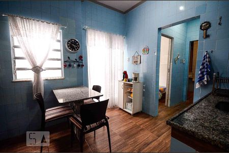 Casa à venda com 184m², 4 quartos e 2 vagasCozinha