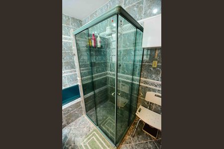 Casa à venda com 184m², 4 quartos e 2 vagasBanheiro 2