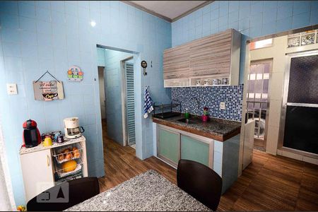 Casa à venda com 184m², 4 quartos e 2 vagasCozinha