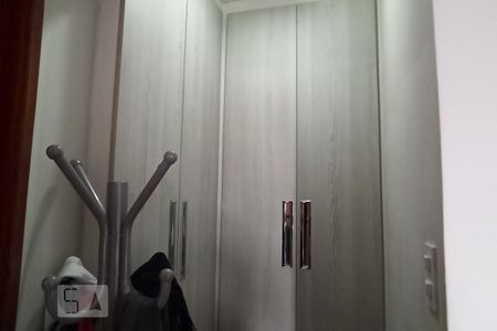 Casa de condomínio para alugar com 163m², 2 quartos e 2 vagas Casa de condomínio para alugar com 163m², 2 quartos e 2 vagasCloset quarto 2