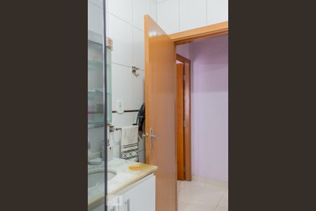 Casa à venda com 104m², 2 quartos e 2 vagas Casa à venda com 104m², 2 quartos e 2 vagasBanheiro