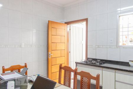 Casa à venda com 104m², 2 quartos e 2 vagas Casa à venda com 104m², 2 quartos e 2 vagasCozinha