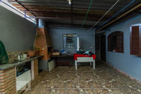 Casa à venda com 160m², 4 quartos e 2 vagasQuintal