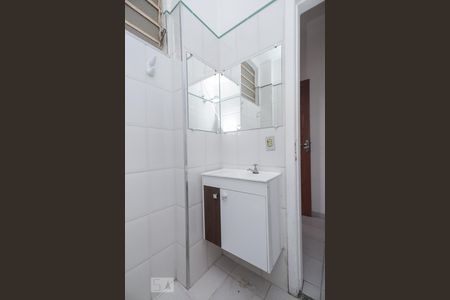 Banheiro de apartamento para alugar com 1 quarto, 30m² em Consolação, São Paulo