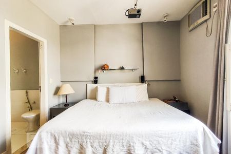 Casa à venda com 750m², 5 quartos e 5 vagas Casa à venda com 750m², 5 quartos e 5 vagasSuíte 3