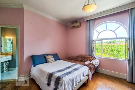 Casa à venda com 750m², 5 quartos e 5 vagas Casa à venda com 750m², 5 quartos e 5 vagasSuíte 1