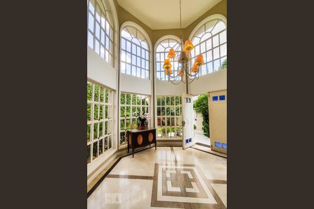 Casa à venda com 750m², 5 quartos e 5 vagas Casa à venda com 750m², 5 quartos e 5 vagasHall de Entrada