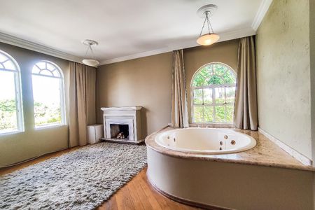 Casa à venda com 750m², 5 quartos e 5 vagas Casa à venda com 750m², 5 quartos e 5 vagasSuíte 2 - Master