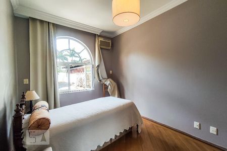 Casa à venda com 750m², 5 quartos e 5 vagas Casa à venda com 750m², 5 quartos e 5 vagasSuíte 5 / Quarto de hóspede